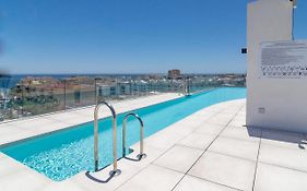Inf32L- Modern City Apartment, Families Only